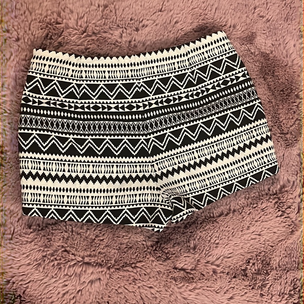 Forever 21 shorts - Picture 3 of 3